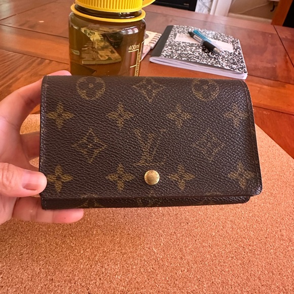 Louis Vuitton Monogram Porte-Monnaie Tresor Wallet - Picture 2 of 14